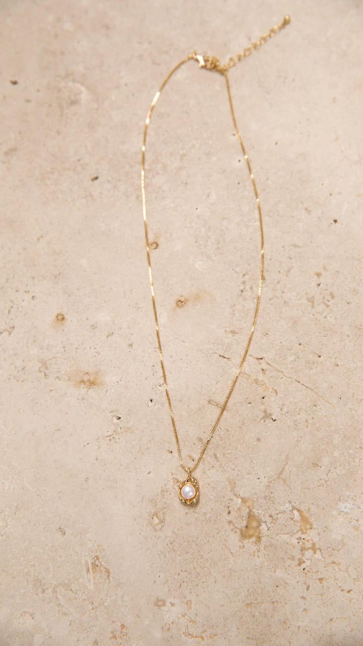 Bailey | Gold Pearl Pendant Necklace
